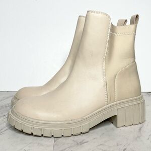 Blondo Prestly Bone Leather Bootie 7 1/2 M
